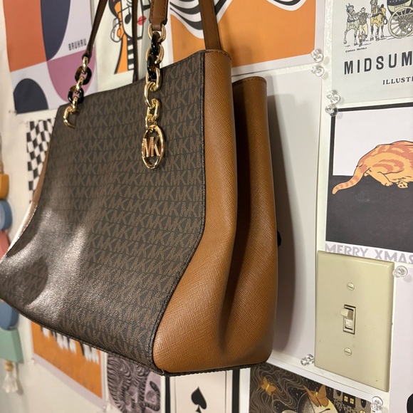 Michael Kors Monogram Shoulder Bag w/ MK Charm & Tortoise Chain Accents – Brown - Picture 7 of 16
